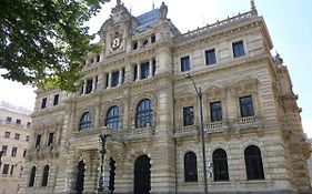 Habitación con baño privado en el centro de Bilbao